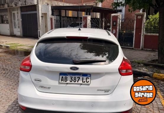 Autos - Ford Focus Titanium 2017 Nafta 115000Km - En Venta