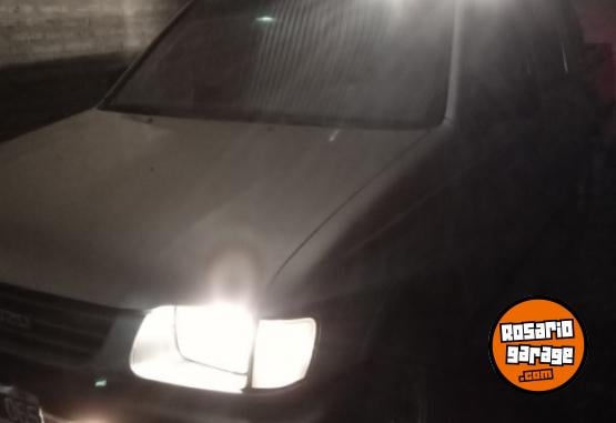 Camionetas - Isuzu Pick up 1998 Diesel 282000Km - En Venta