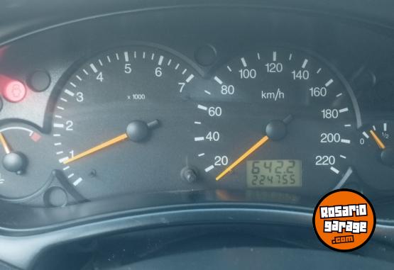 Autos - Ford Focus 2004 GNC 224000Km - En Venta