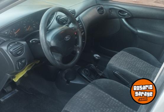 Autos - Ford Focus 2004 GNC 224000Km - En Venta