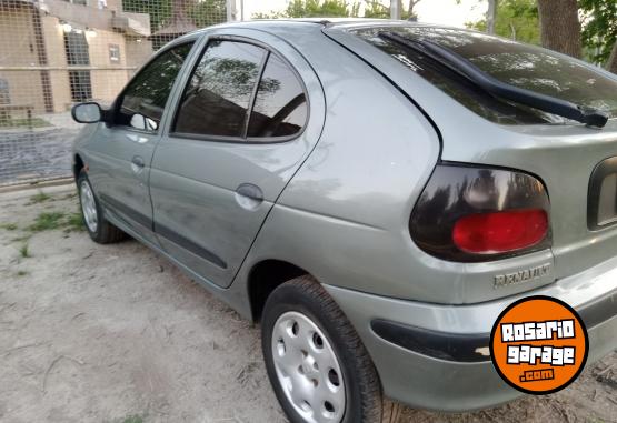 Autos - Renault Megane 1998 Nafta 250000Km - En Venta