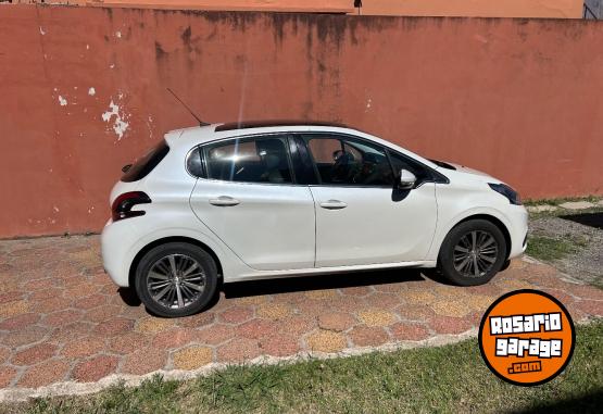 Autos - Peugeot 208 1.6 feline 2018 Nafta 82600Km - En Venta