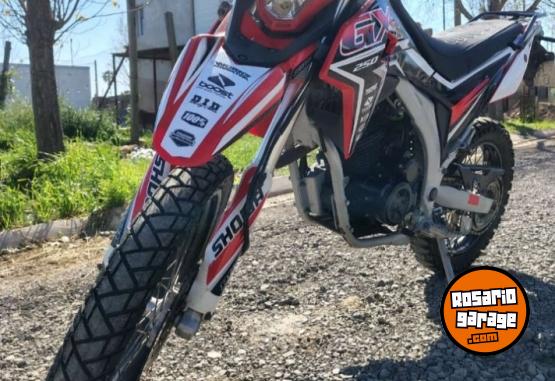 Motos - Otra marca 250 2015 Nafta 15400Km - En Venta