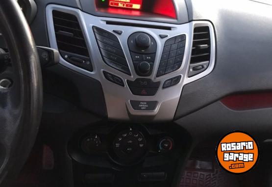 Autos - Ford Fiesta 2011 Nafta 130000Km - En Venta