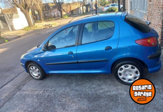 Autos - Peugeot 206 2005 Diesel 180000Km - En Venta