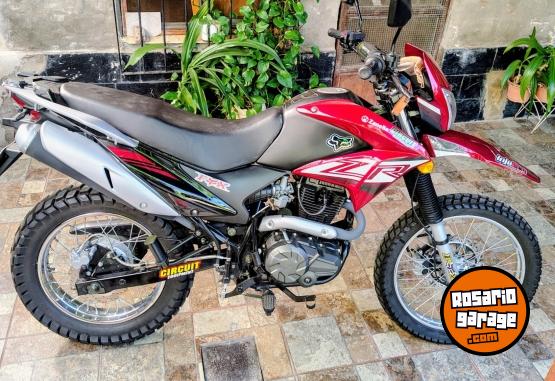 Motos - Zanella ZR 250 2025 Nafta 4000Km - En Venta