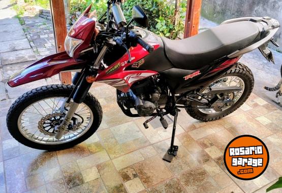 Motos - Zanella ZR 250 2025 Nafta 4000Km - En Venta