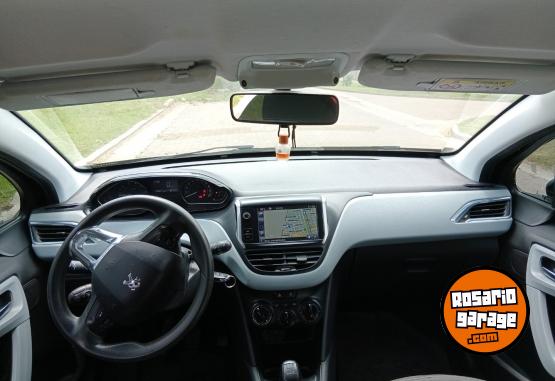 Autos - Peugeot 208 allure 2015 GNC 108000Km - En Venta