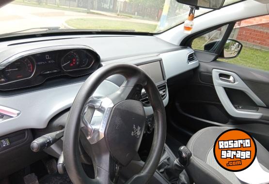 Autos - Peugeot 208 allure 2015 GNC 108000Km - En Venta