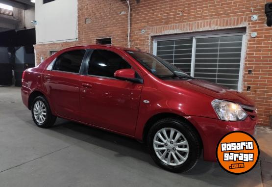 Autos - Toyota Etios XLS 1.5 M/T 2014 Nafta 122000Km - En Venta