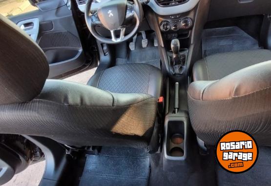 Autos - Peugeot 208 touchscreen 2014 Nafta 123300Km - En Venta