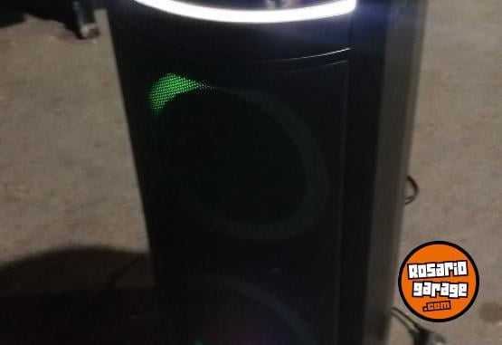 Electrónica - Bafle parlante torre Noblex - En Venta