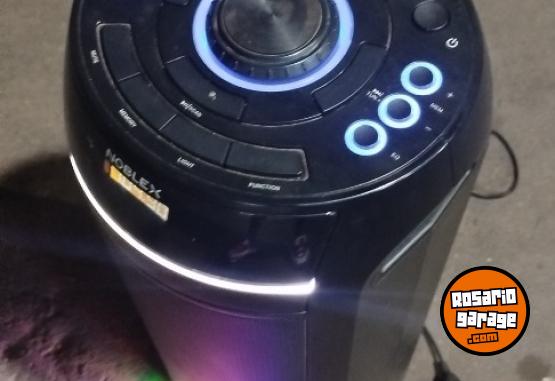 Electrónica - Bafle parlante torre Noblex - En Venta