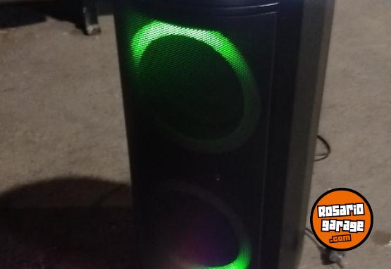 Electrónica - Bafle parlante torre Noblex - En Venta