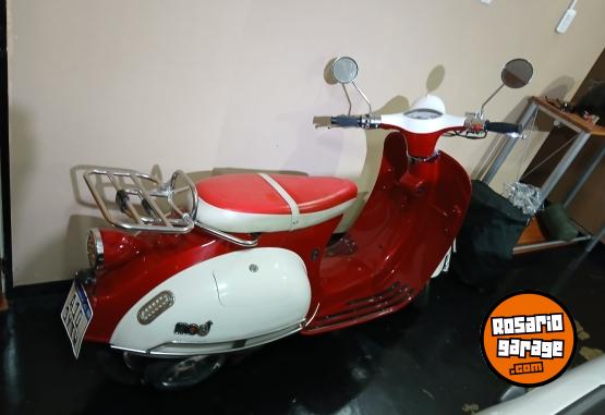 Motos - Zanella Motoneta 2019 Nafta 4400Km - En Venta