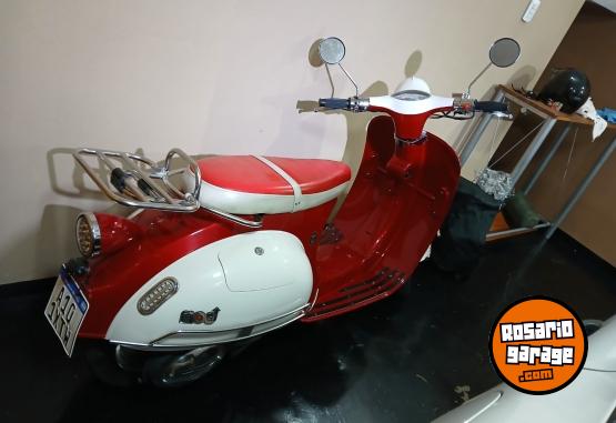 Motos - Zanella Motoneta 2019 Nafta 4400Km - En Venta