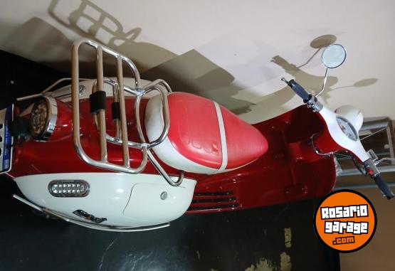 Motos - Zanella Motoneta 2019 Nafta 4400Km - En Venta