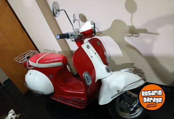 Motos - Zanella Motoneta 2019 Nafta 4400Km - En Venta