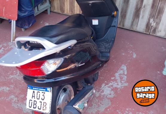 Motos - Suzuki An125 2017 Nafta 9600Km - En Venta