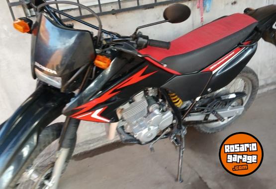 Motos - Honda Tornado 2022 Nafta 14000Km - En Venta