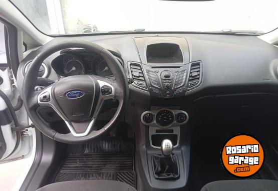 Autos - Ford Fiesta Kinetic SE 2015 Nafta 164000Km - En Venta