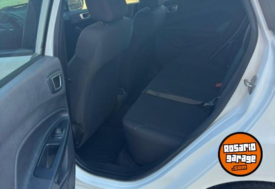 Autos - Ford Fiesta Kinetic SE 2015 Nafta 164000Km - En Venta