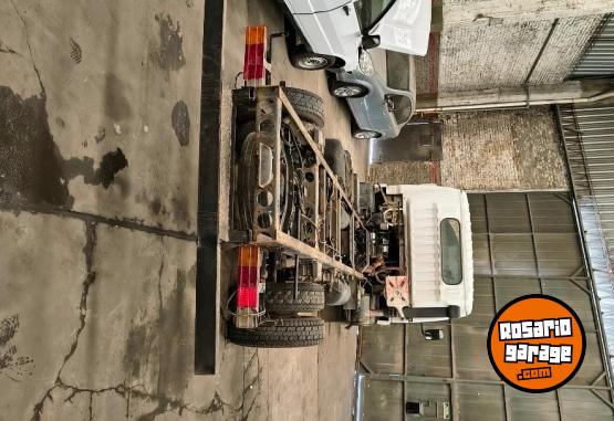 Camiones y Gr�as - LIQUIDO CAMION DFM 1063 - En Venta