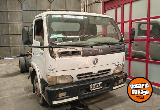 Camiones y Gr�as - LIQUIDO CAMION DFM 1063 - En Venta