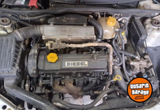 Autos - Chevrolet Sedan 1998 Diesel 180Km - En Venta