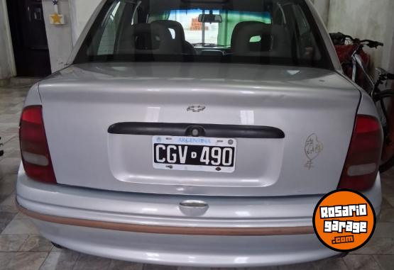 Autos - Chevrolet Sedan 1998 Diesel 180Km - En Venta