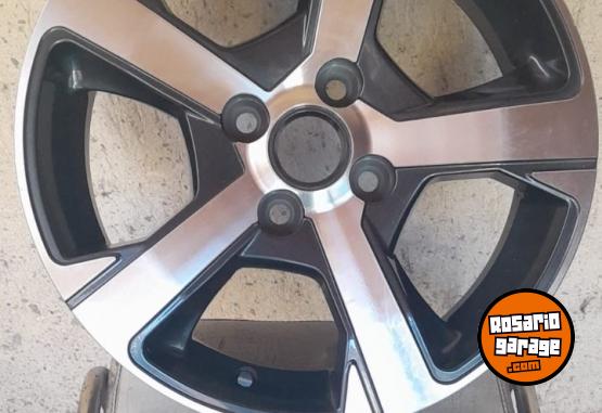 Accesorios para Autos - Llanta de �NIX - En Venta