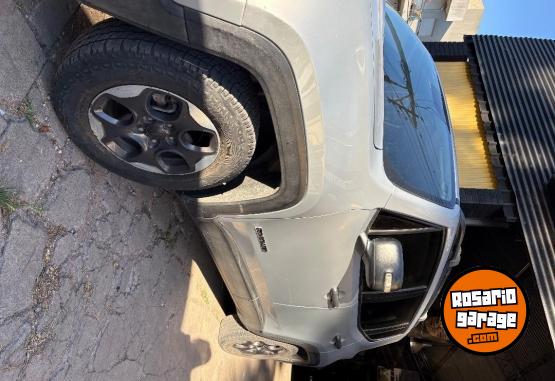 Camionetas - Jeep Renegade,compass,kicks 2016 GNC 120000Km - En Venta