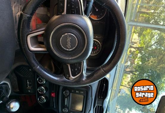 Camionetas - Jeep Renegade,compass,kicks 2016 GNC 120000Km - En Venta