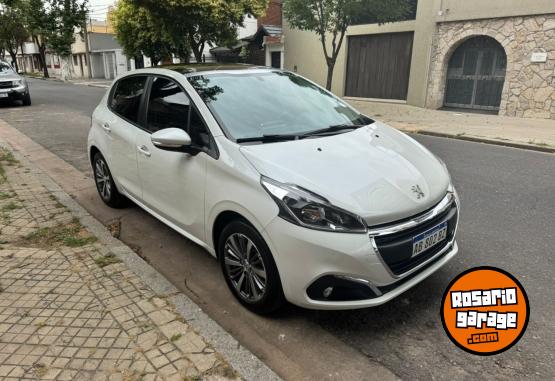 Autos - Peugeot 208 Allure 2017 Nafta 40300Km - En Venta