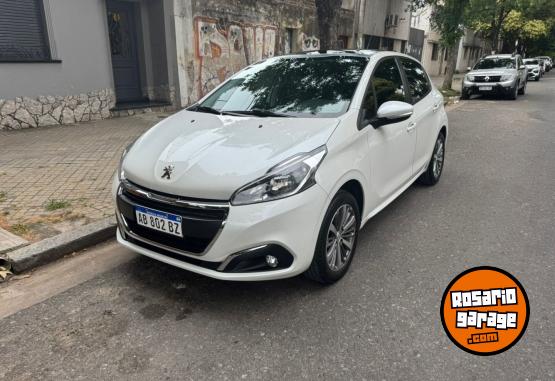 Autos - Peugeot 208 Allure 2017 Nafta 40300Km - En Venta