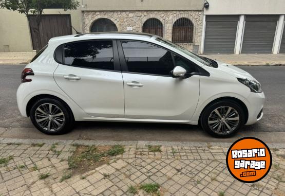 Autos - Peugeot 208 Allure 2017 Nafta 40300Km - En Venta