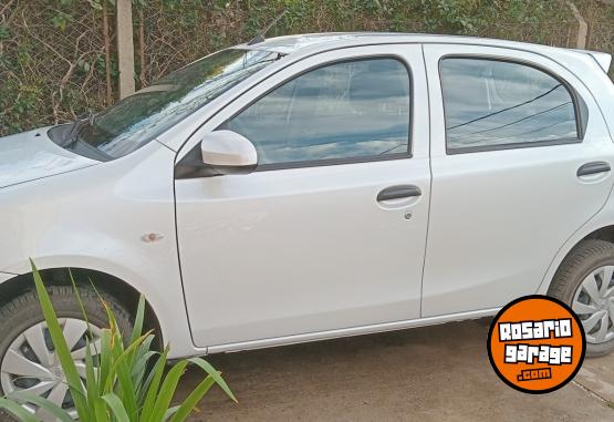 Autos - Toyota Etios 2023 Nafta 17000Km - En Venta