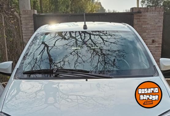 Autos - Toyota Etios 2023 Nafta 17000Km - En Venta