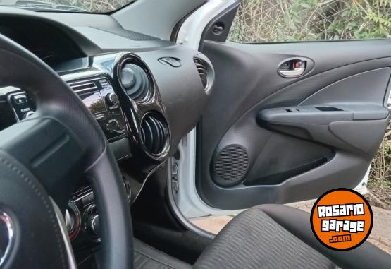 Autos - Toyota Etios 2023 Nafta 17000Km - En Venta