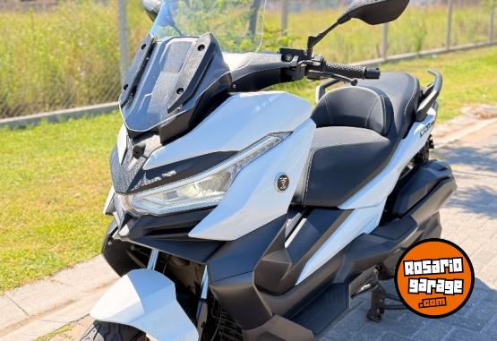 Motos - Voge SR4 2023 Nafta 3000Km - En Venta