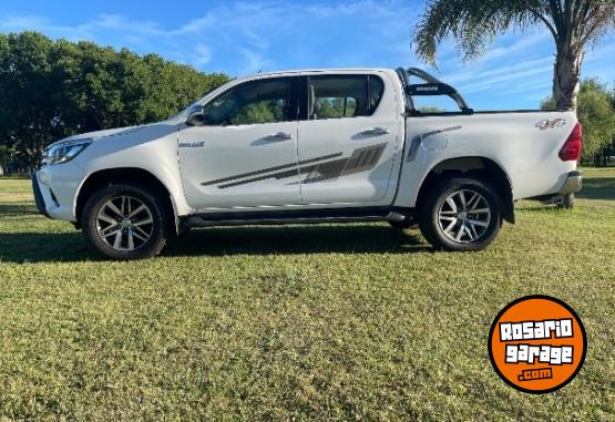 Camionetas - Toyota Hilux 2016 Diesel 156000Km - En Venta
