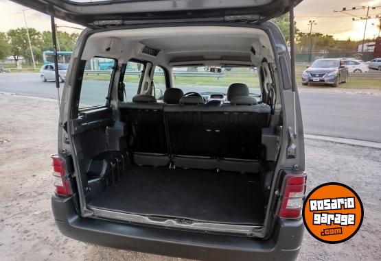 Utilitarios - Peugeot PARTNER PATAGONICA 2015 Nafta 130000Km - En Venta