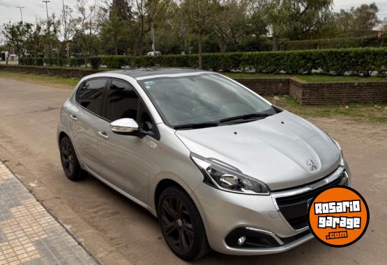Autos - Peugeot 208 2019 Nafta 30000Km - En Venta