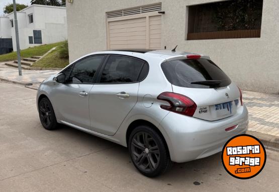 Autos - Peugeot 208 2019 Nafta 30000Km - En Venta
