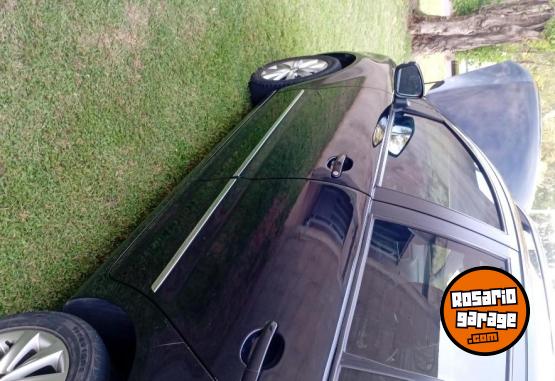 Autos - Volkswagen Suran higtline 1.6 2011 Nafta 133000Km - En Venta