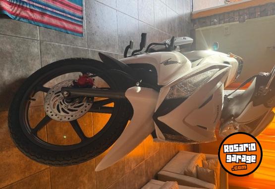 Motos - Honda Full 2024 Nafta 700Km - En Venta