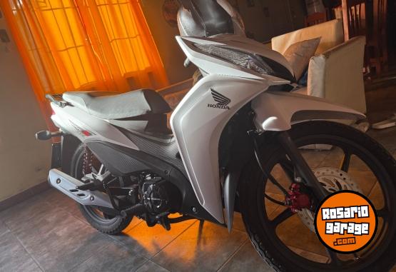 Motos - Honda Full 2024 Nafta 700Km - En Venta