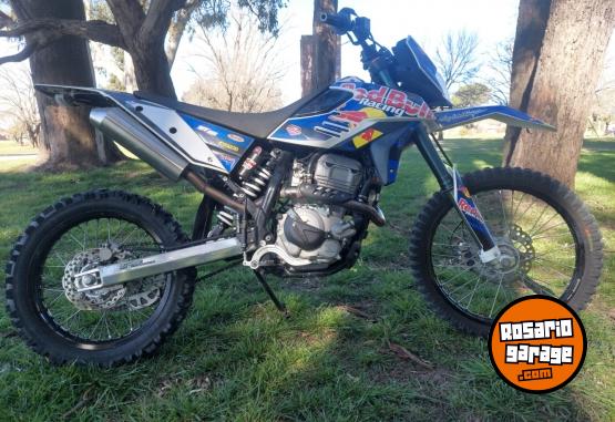 Motos - Corven TXR 2017 Nafta 18000Km - En Venta