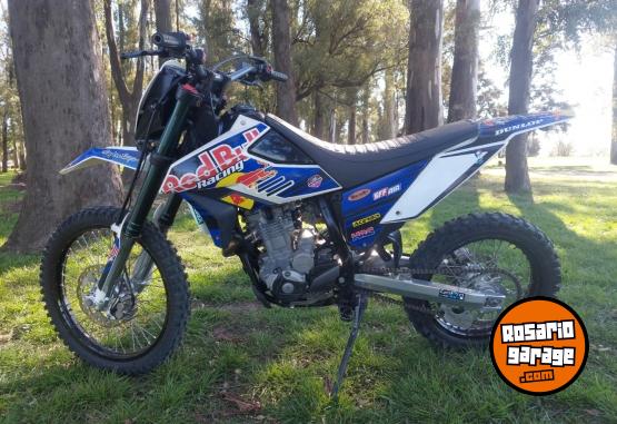 Motos - Corven TXR 2017 Nafta 18000Km - En Venta