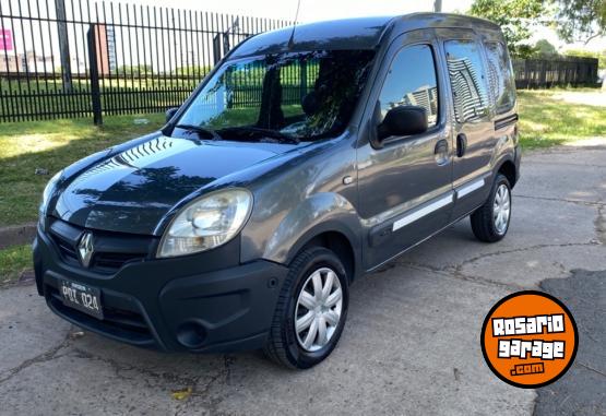 Utilitarios - Renault Kangoo confort 2015 Nafta 155000Km - En Venta
